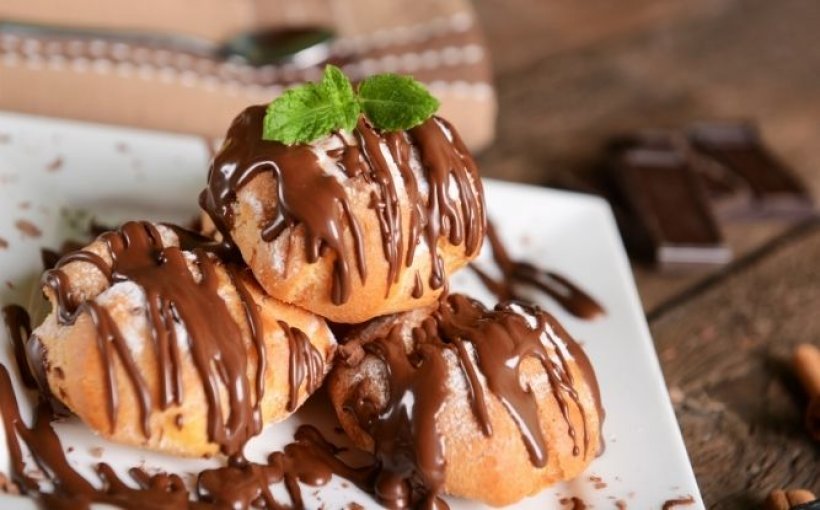 Artık Pastaneden Profiterol Almayacaksınız! Bu Tarifle Pastane Yapımı Gibi Profiterolleri Kendiniz Yapacaksınız!
