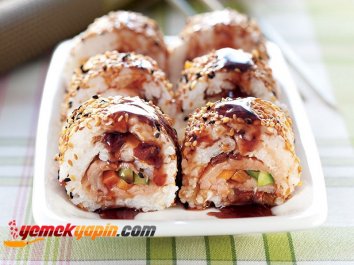 Somon Fümeli Soya Soslu Pratik Sushi Tarifi, Nasıl Yapılır?