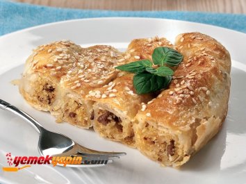 Kıymalı ve İnce Bulgurlu Börek Tarifi, Nasıl Yapılır?