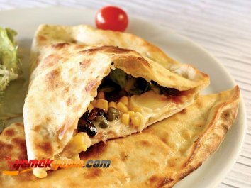 Pizza Calzone Tarifi, Nasıl Yapılır?