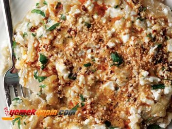 Peynirli Közlenmiş Patlıcan Salatası Tarifi, Nasıl Yapılır?