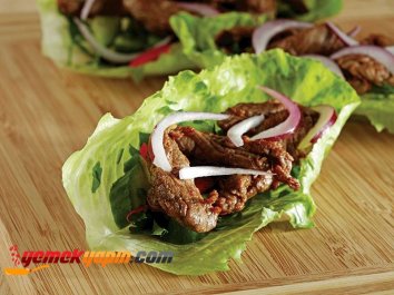 Marul Kasesinde Teriyaki Soslu Bonfile Tarifi, Nasıl Yapılır?