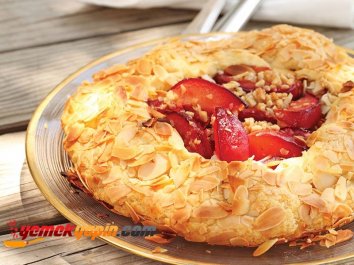 Kırmızı Erikli Bademli Tart Tarifi, Nasıl Yapılır?