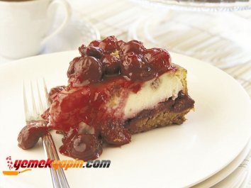 Vişneli Acıbadem Kurabiyeli Cheesecake Tarifi, Nasıl Yapılır?