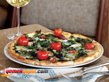 Egeli Pizza Tarifi, Nasıl Yapılır?