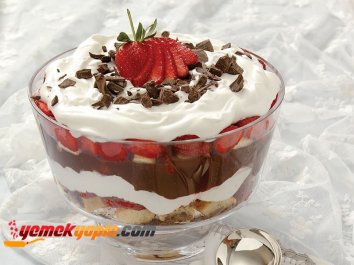 Çikolatalı ve Çilekli Trifle Tarifi, Nasıl Yapılır?