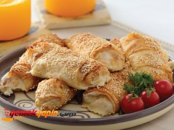 Beşamelli ve Tavuk Etli Börek Tarifi, Nasıl Yapılır?