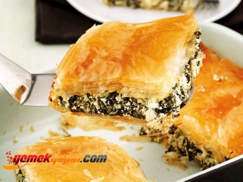 Ispanaklı ve Lor Peynirli Börek Tarifi, Nasıl Yapılır?