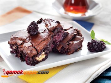 Böğürtlenli ve Beyaz Çikolatalı Brownie Tarifi, Nasıl Yapılır?