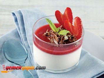 Çilekli Panna Cotta Tarifi, Nasıl Yapılır?