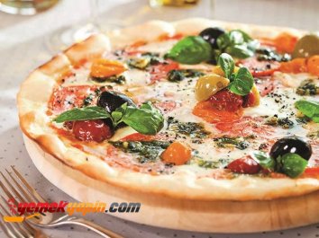 Fesleğenli Margarita Pizza Tarifi, Nasıl Yapılır?