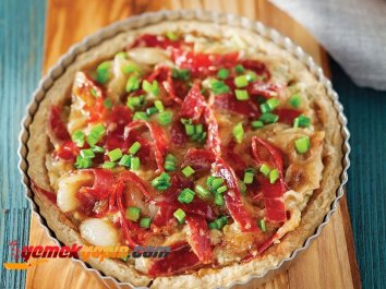 Karamelize Soğanlı Pastırmalı Tart Tarifi, Nasıl Yapılır?