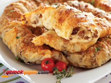 Kıymalı ve Beğendili Börek Tarifi, Nasıl Yapılır?