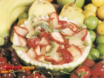 Karpuz İçinde Meyve Salatası Tarifi, Nasıl Yapılır?