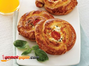 Fesleğenli ve Peynirli Börek Tarifi, Nasıl Yapılır?