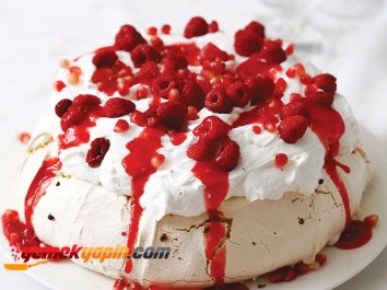 Narlı ve Frambuazlı Pavlova Tarifi, Nasıl Yapılır?