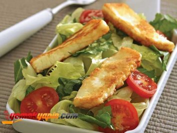 Kızarmış Hellim Peynirli Salata Tarifi, Nasıl Yapılır?