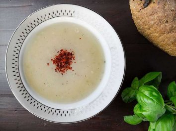 Sarımsaklı Un Çorbası Tarifi, Nasıl Yapılır?