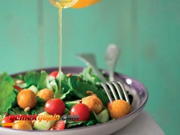 Ilık Peynirli ve Bal Soslu Salata Tarifi, Nasıl Yapılır?