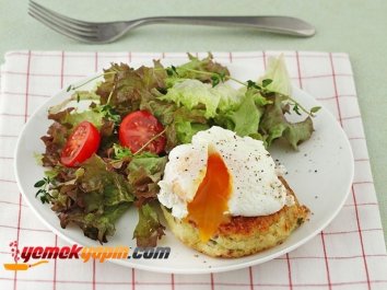 Poşe Yumurtalı Ve Balık Köfteli Salata Tarifi, Nasıl Yapılır?