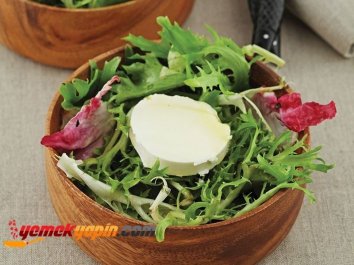 Keçi Peynirli Akdeniz Salatası Tarifi, Nasıl Yapılır?