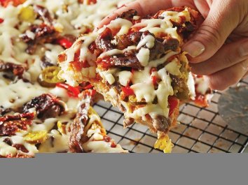Domates Soslu Bonfile Pizza Tarifi, Nasıl Yapılır?