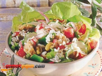 Renkli Lezzet Salatası Tarifi, Nasıl Yapılır?
