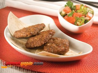 Yufka Ekmekli Satır Köfte Tarifi, Nasıl Yapılır?