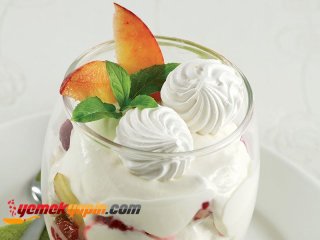 Merengli Şeftali Kupları Tarifi, Nasıl Yapılır?