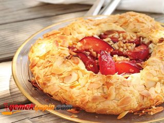 Kırmızı Erikli Bademli Tart Tarifi, Nasıl Yapılır?