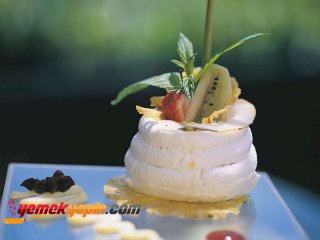 Mereng ve Çilekli Gevrek Ananas Tarifi, Nasıl Yapılır?