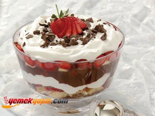 Çikolatalı ve Çilekli Trifle Tarifi, Nasıl Yapılır?