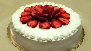 Çilekli Yaş Pasta Tarifi, Nasıl Yapılır?