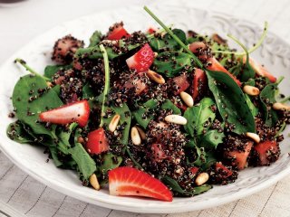 Siyah Kinoalı Yeşil Salata Tarifi, Nasıl Yapılır?