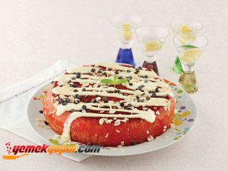 Çilek Jöleli Pratik Pasta Tarifi, Nasıl Yapılır?