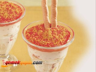 Çilek Soslu Lor Tatlısı Tarifi, Nasıl Yapılır?