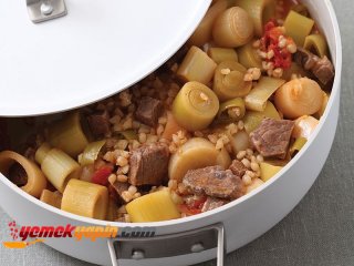 Bulgurlu ve Etli Pırasa Tarifi, Nasıl Yapılır?
