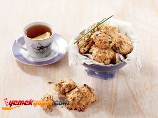 Kaşar Peynirli ve Taze Soğanlı Kurabiye